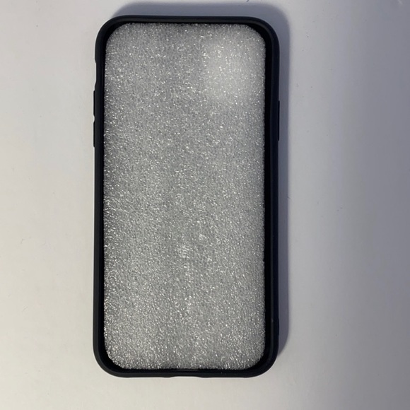 Bundle of 2 iPhone 11 phone cases (New) - Picture 9 of 9